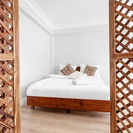 Spacious & Modern 4 Bedroom Flat, Osmanbey, W/lift &ac アパート イスタンブール