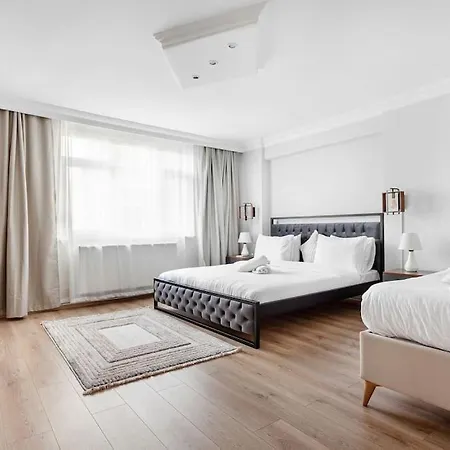 Spacious & Modern 4 Bedroom Flat, Osmanbey, W/lift &ac Apartamento *