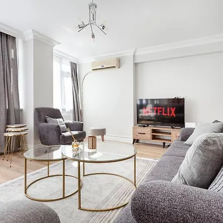 Spacious & Modern 4 Bedroom Flat, Osmanbey, W/lift &ac * Κωνσταντινούπολη