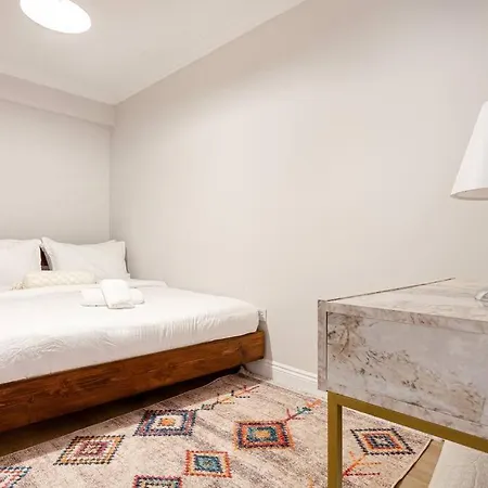 Spacious & Modern 4 Bedroom Flat, Osmanbey, W/lift &ac Κωνσταντινούπολη